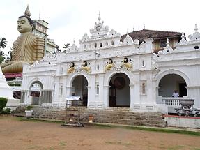 Dikwella - Wewrukannala Buduraja Maha Viharaya Temple (1)