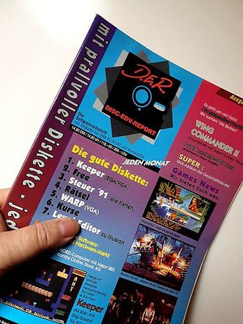 Cover des „Disc EDV Report“ 3/1992 mit beigelegter 5,25 Zoll-Diskette. Aus solchen Quellen bezog man einst günstige Hilfsprogramme und Software-Pakete. Freeware (Public Domain) war gratis, für Shareware konnte man mit eine Spende durchkommen, manches kostete eine festgesetzte Lizenzgebühr.