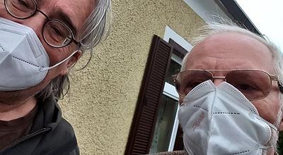 Selfie zum Arbeitsgespräch im aktuellen Lockdown: Autor Martin Krusche (links) und Wissenschafter Hermann Maurer.