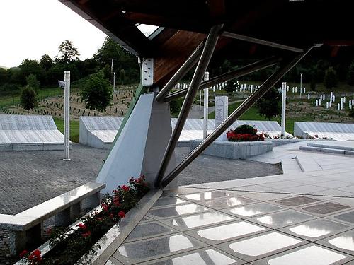 Potočari, auf dem Weg nach Srebrenica (Foto: Martin Krusche)