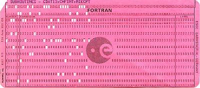 Eine Lochkarte, genauer: Fortran punch card ESA (Foto: Till Niermann, GNU Lizenz)