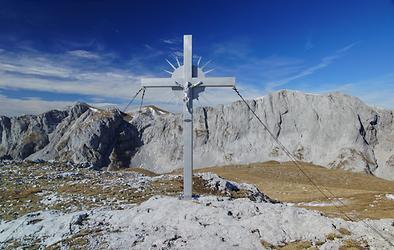 Beim Gipfelkreuz des Karlhochkogels...