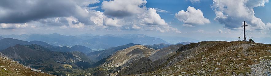Zinken-Gipfelpanorama in Richtung Gottstalalm und Eisenerzer Alpen