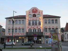 Arik Brauer-Rathaus (1)