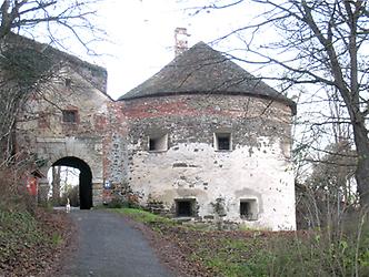 Burg Güssing, Foto: E.mil.mil(talk). Aus: WikiCommons unter CC 