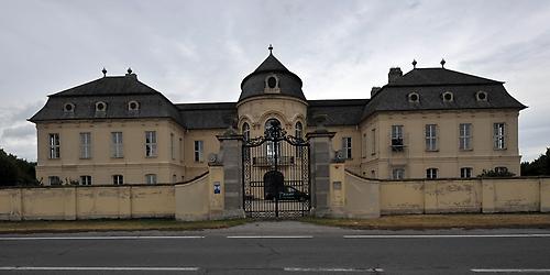 Schloss Niederweiden, Foto: Ailura. Aus: WikiCommons 
