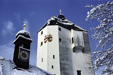 Schloss Mariastein im Winter. Photographie. Tirol um 1990., © IMAGNO/Erich Widder