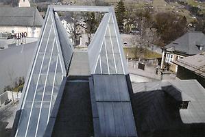Abb.3 - Der Steg als Verbindung vom vorderen zum hofseitigen Dachkörper., Foto: A. Scheucher