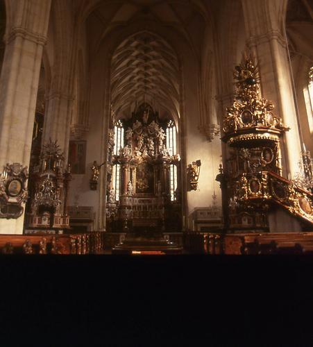 Das Innere der gotischen Staffelkirche