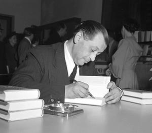 Friedrich Torberg im Jahr 1951.