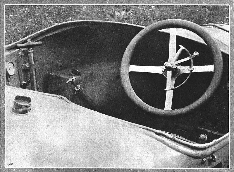 Das Cockpit des Puch-Rekordwagens von Werksdirektor Karl Slevogt (Foto: Allgemeine Automobil Zeitung, 22.8.1909)