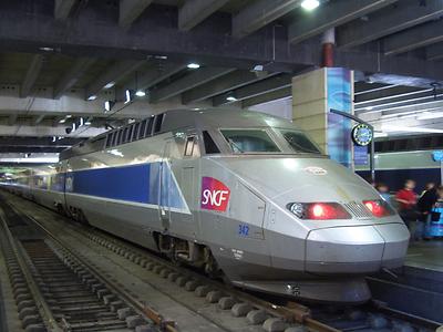 TGV Atlantique Zug in der Montparnasse Station, Paris.
