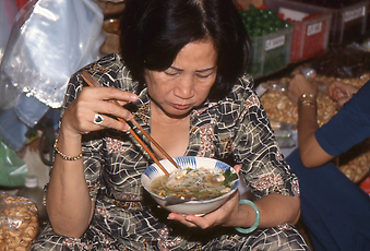 Die vietnamesische Pho, eine gehaltvolle Nudelsuppe
