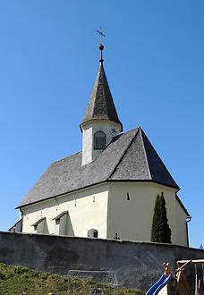 Wehrkirche mit ummauerten Friedhof, Urkundliche 1420 erwähnt