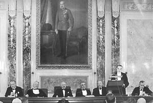 Sitzung der Internationalen Donaukommission im Haus der Industrie in Wien. Foto., © Copyright Österreichisches Institut für Zeitgeschichte, Wien - Bildarchiv.