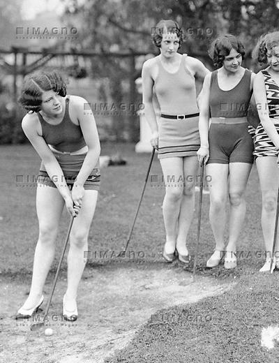 Showgirls beim Golfen