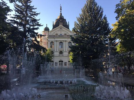 Musikbrunnen, Stadttheater