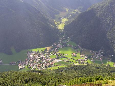 Blick auf Ortskern von Mallnitz