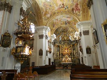 Das Innere der Basilika Maria Trost