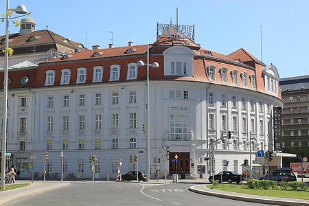 mdw Institutsgebäude, Akademietheater