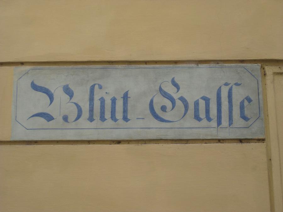 letztes erhaltenes auf die Hauswand gemaltes Gassenschild