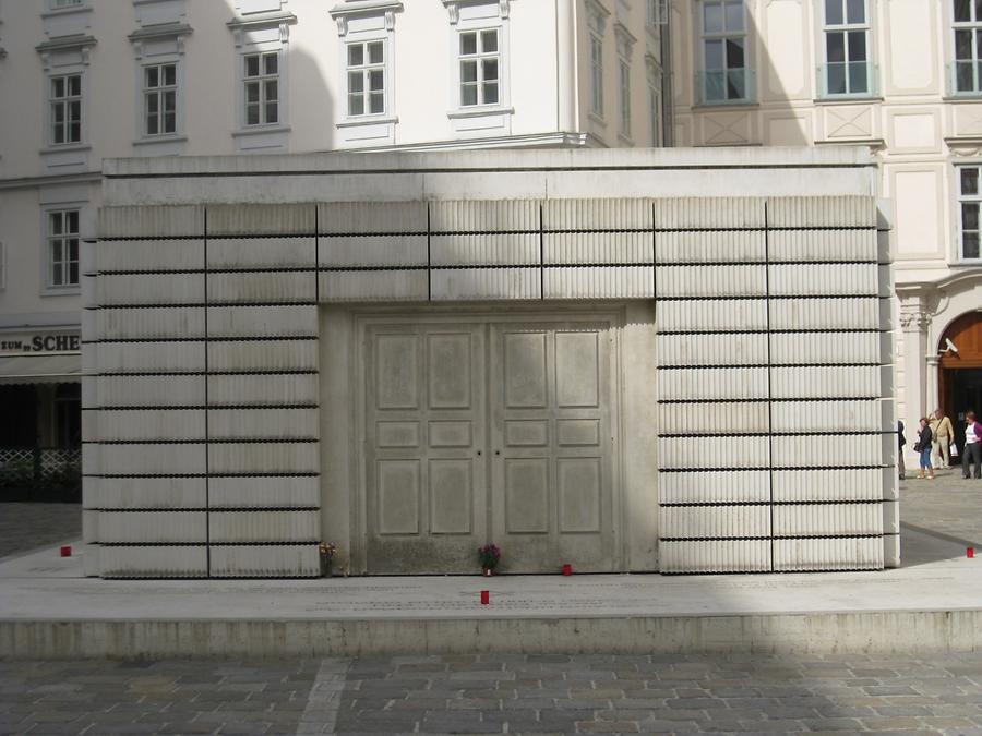 Mahnmal für die österreichischen jüdischen Opfer der Shoah von Rachel Whiteread 2000