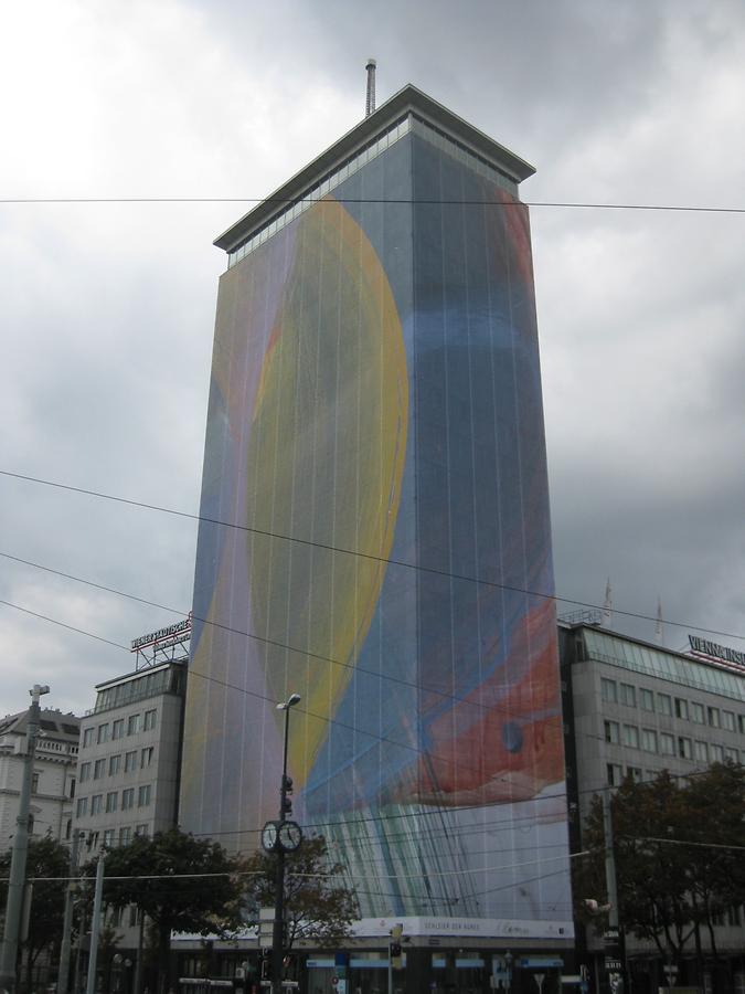 Verhüllung 2014 'Schleier der Agnes' von Arnulf Rainer