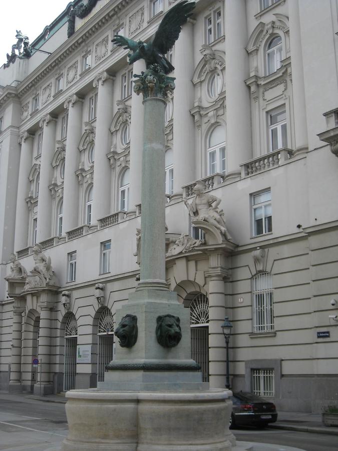 Ministeriumsbrunnen (rechts neben Radetzky-Denkmal)