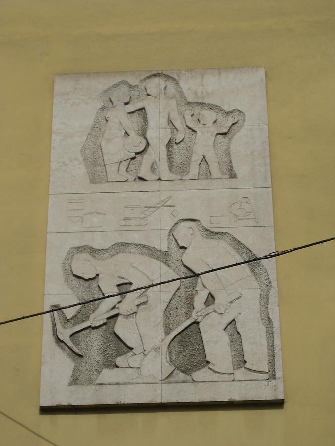 Wandrelief 'Sanierung von Alt-Erdberg' von Ilse Pompe 1957
