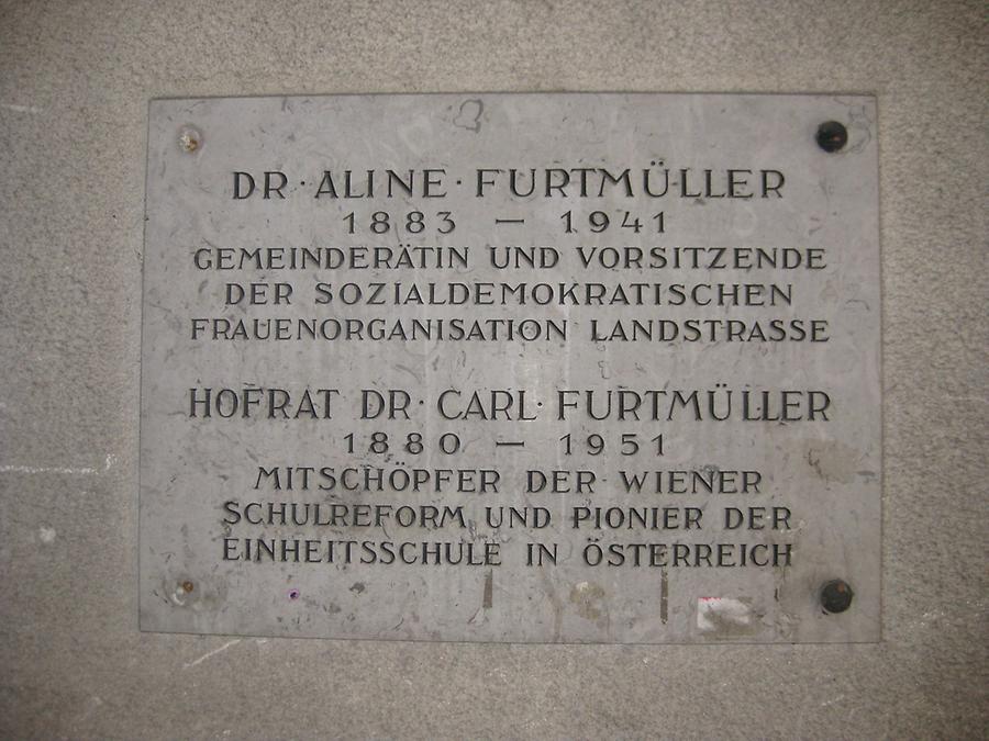 Aline- und Carl Furtmüller Gedenktafel
