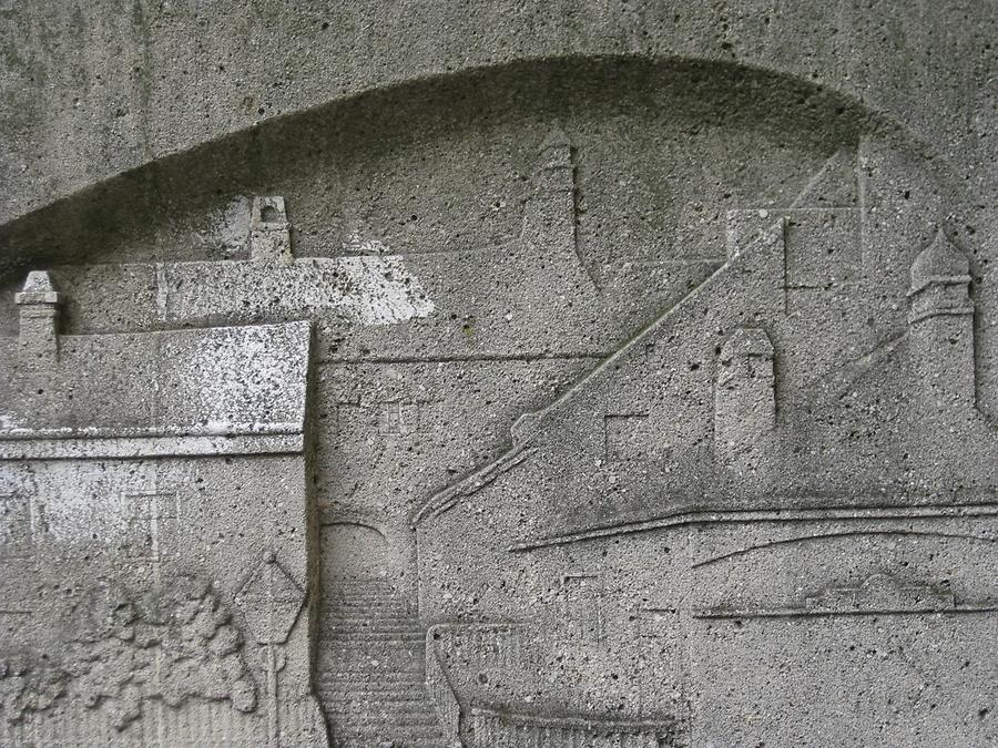 Natursteinrelief 'Alter Ratzenstadel von Viktor Hammer 1967