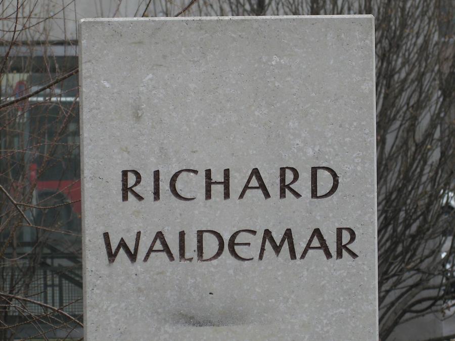 Richard Waldermar Gedenkstein