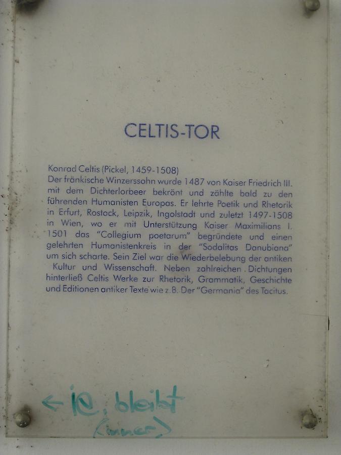 Gedenktafel am (Konrad) Celtis-Tor