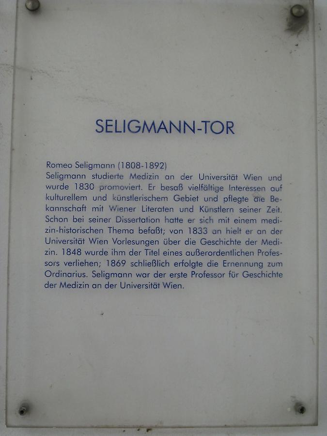 Gedenktafel am (Romeo) Seligmann-Tor