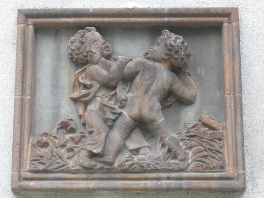 Terrakotta-Relief 'Kinder' von Michael Powolny 1953