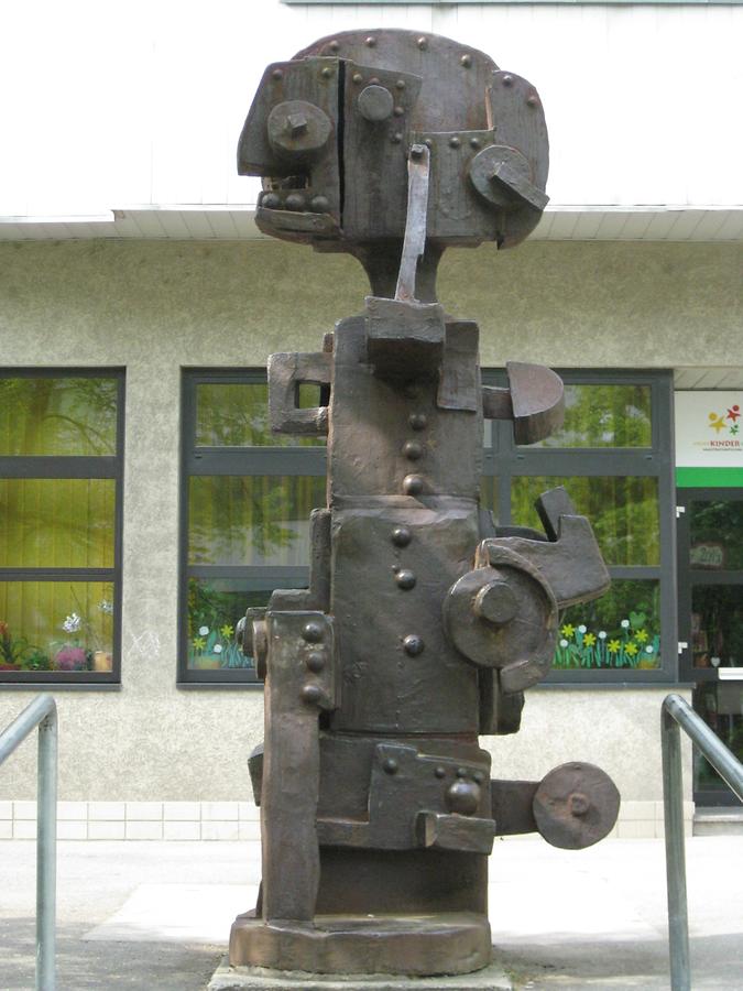 Metallplastik von Karl Anton Wolf 1985