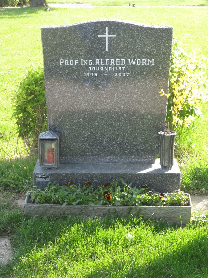 Grab von Alfred Worm, Journalist 1945-2007
