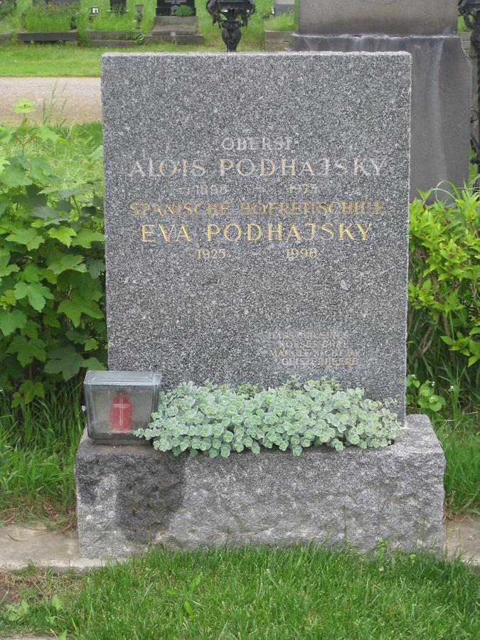 Grab von Alois Podhajsky, Leiter der Spanischen Hofreitschule 1898-1973