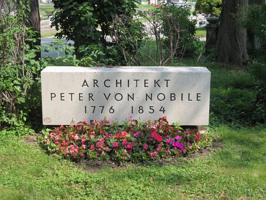 Grab von Peter Nobile, Architekt 1774-1854 Grabmal von Josef Schagerl 1957