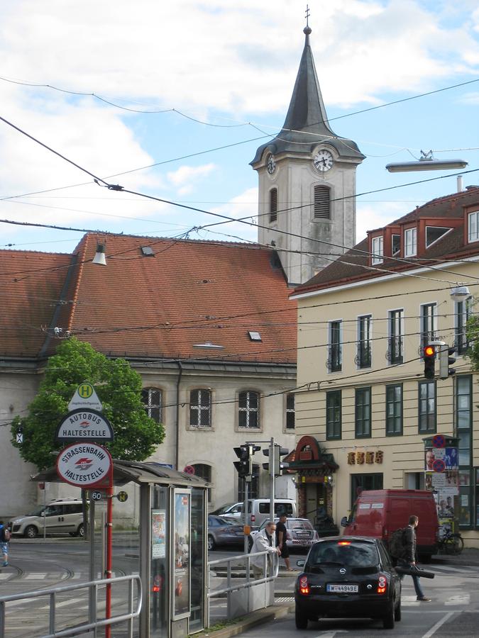 Syrisch-Orthodoxe Kirche St. Ephrem (alte Lainzer Kirche) mit Turmuhr