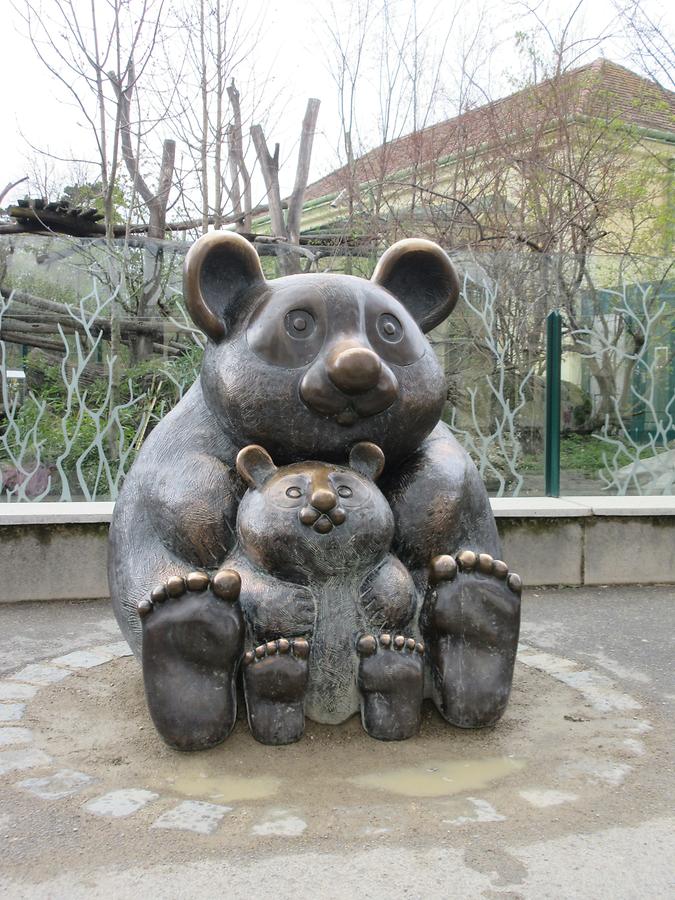Bronzeskulptur Pandas von Gottfried Kumpf 2004