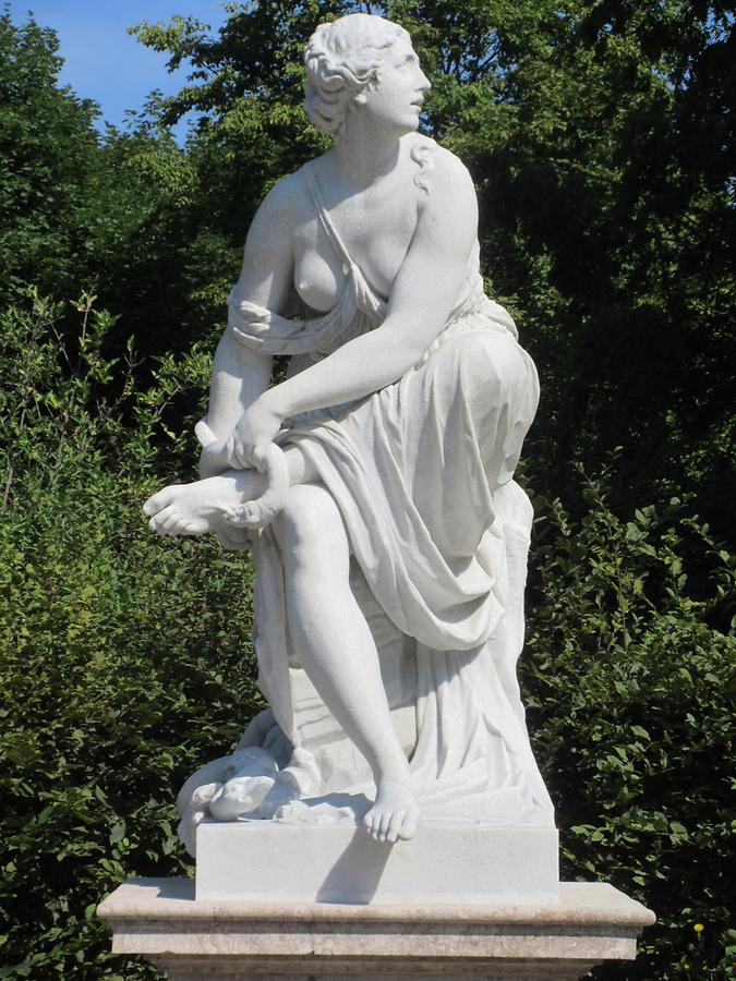 'Euridike' Statue
