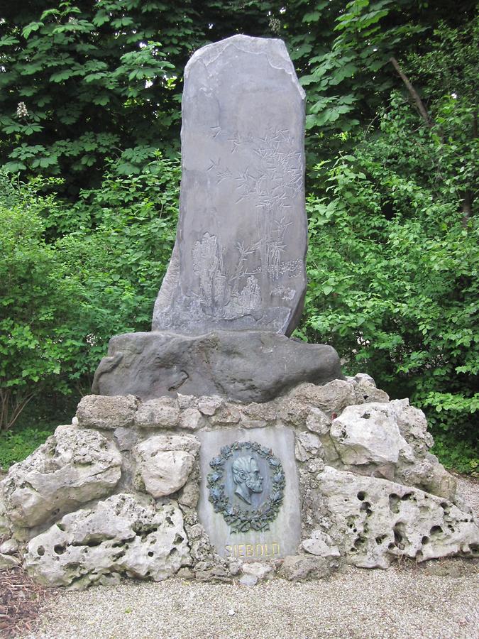 Philipp Franz von Siebold Denkmal
