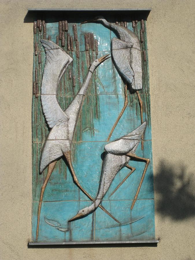 Keramikrelief 'Fischreiher' von Eva Mazzucco 1956