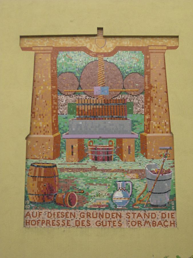 Wandmosaik 'Hofpresse des Stiftgutes Formbach'