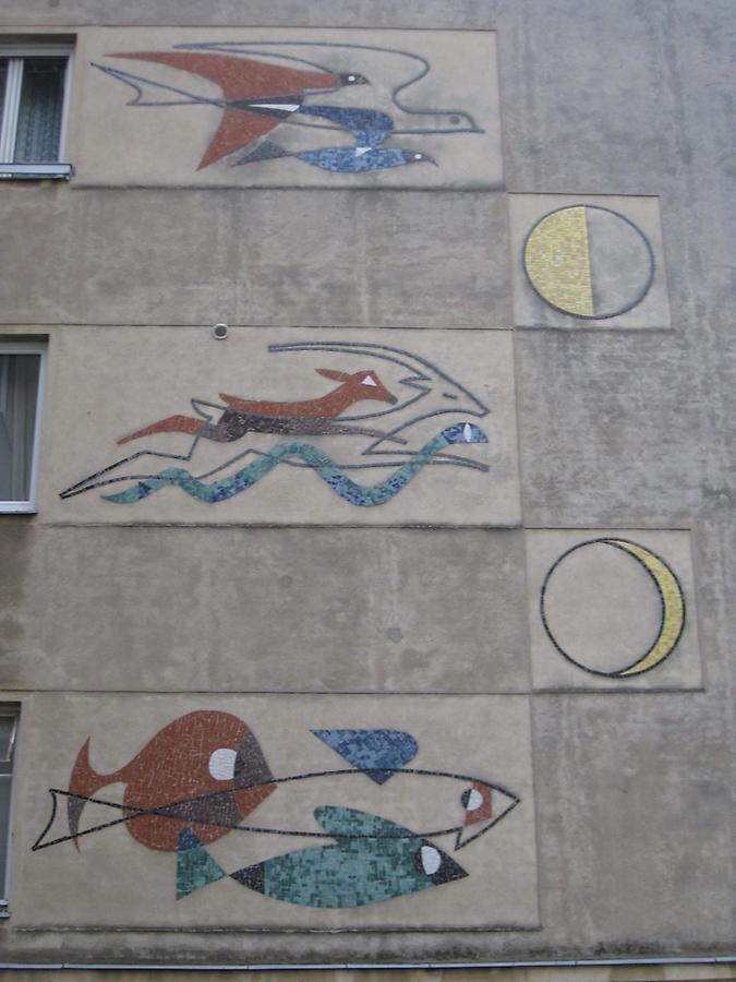 Mosaikwandbild 'Himmel, Erde, Wasser' von Hermann Kosel 1956