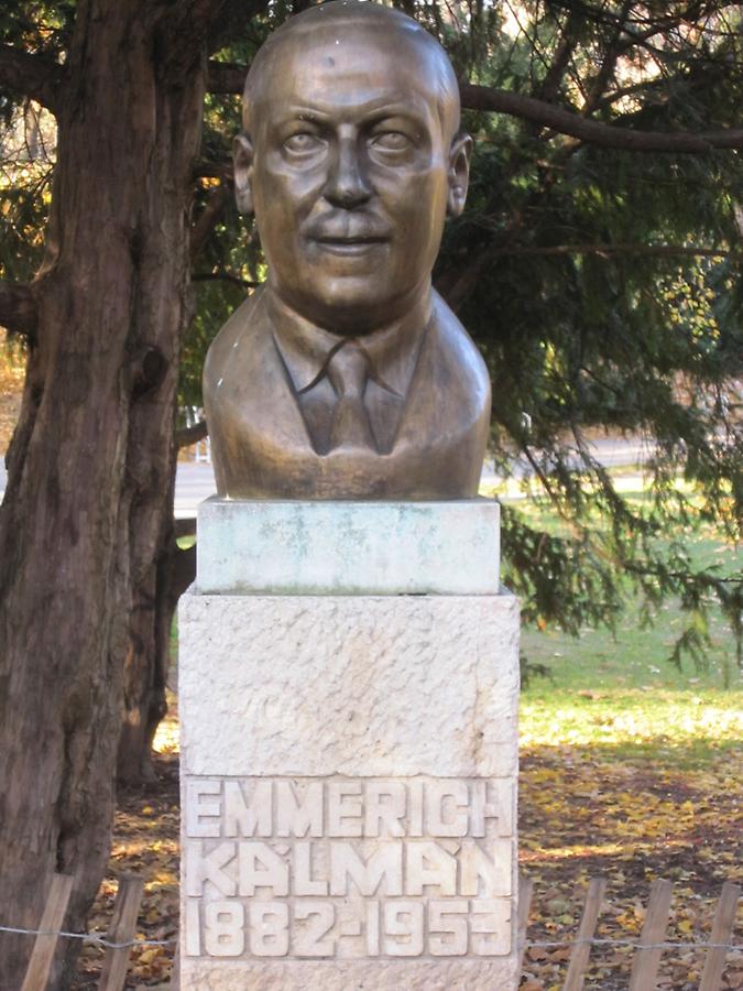 Emmerich Kalman Denkmal von Gyula Meszes-Toth