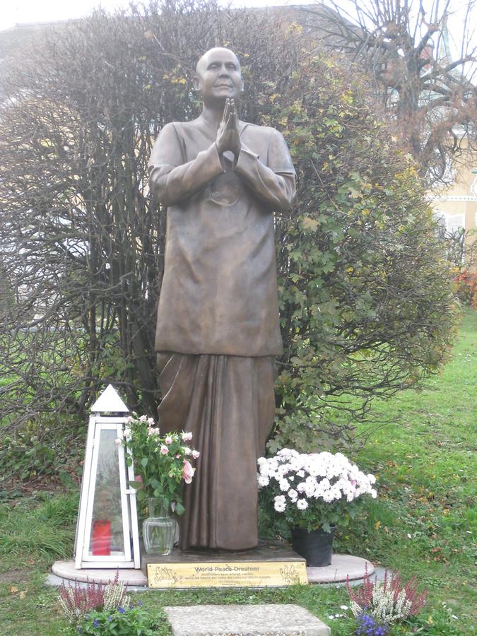 Sri Chinmoy Denkmal