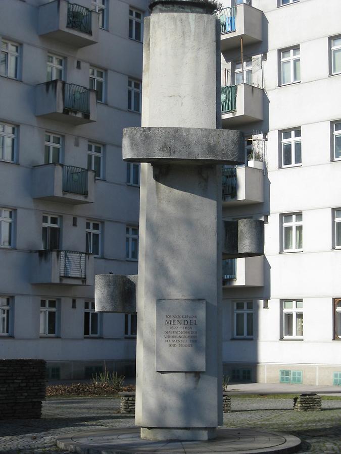 Gregor Mendel Denkmal von Mario Petrucci 1953