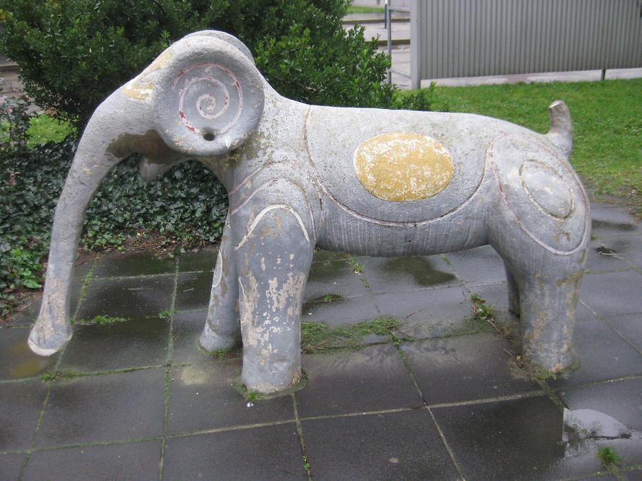 Plastik 'Elefant' von Rudolf Kedl 1959